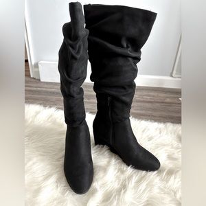NWT Kelly and Kate slouchy faux suede boots. 7M